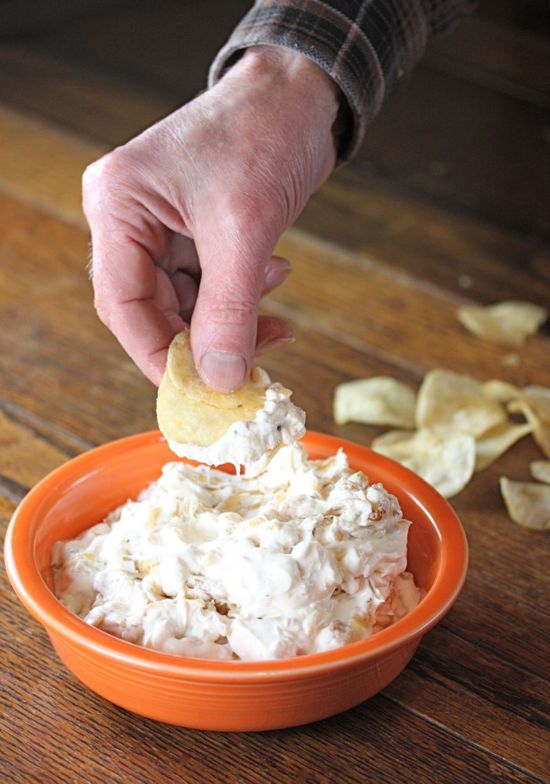 onion dip-hand1